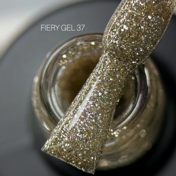 Saga Professional Світловідбивний гель лак Fiery gel №37